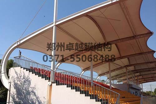 膜布、附件及鋼索安裝