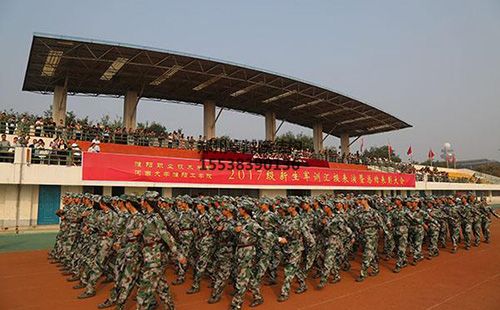 濮陽職業技術學院看臺（主席臺）罩棚現狀